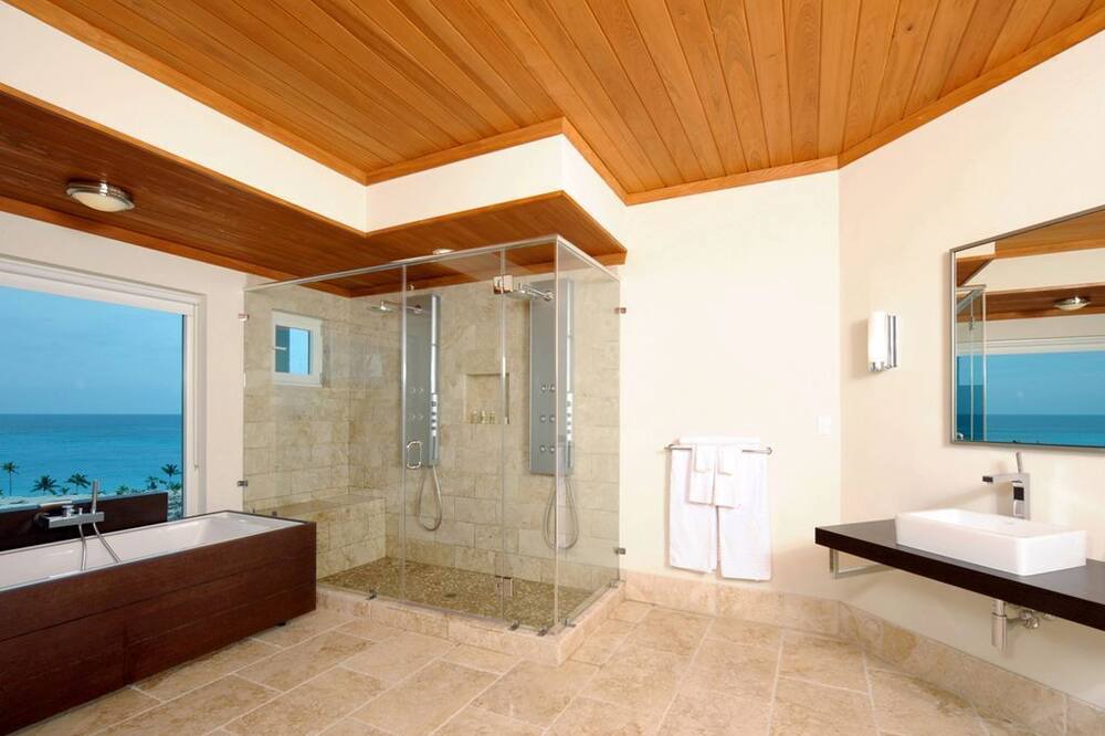Photo of Bathroom in Governor's Harbour
