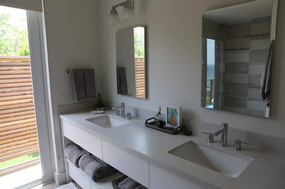 Photo of Bathroom in Great Guana Cay