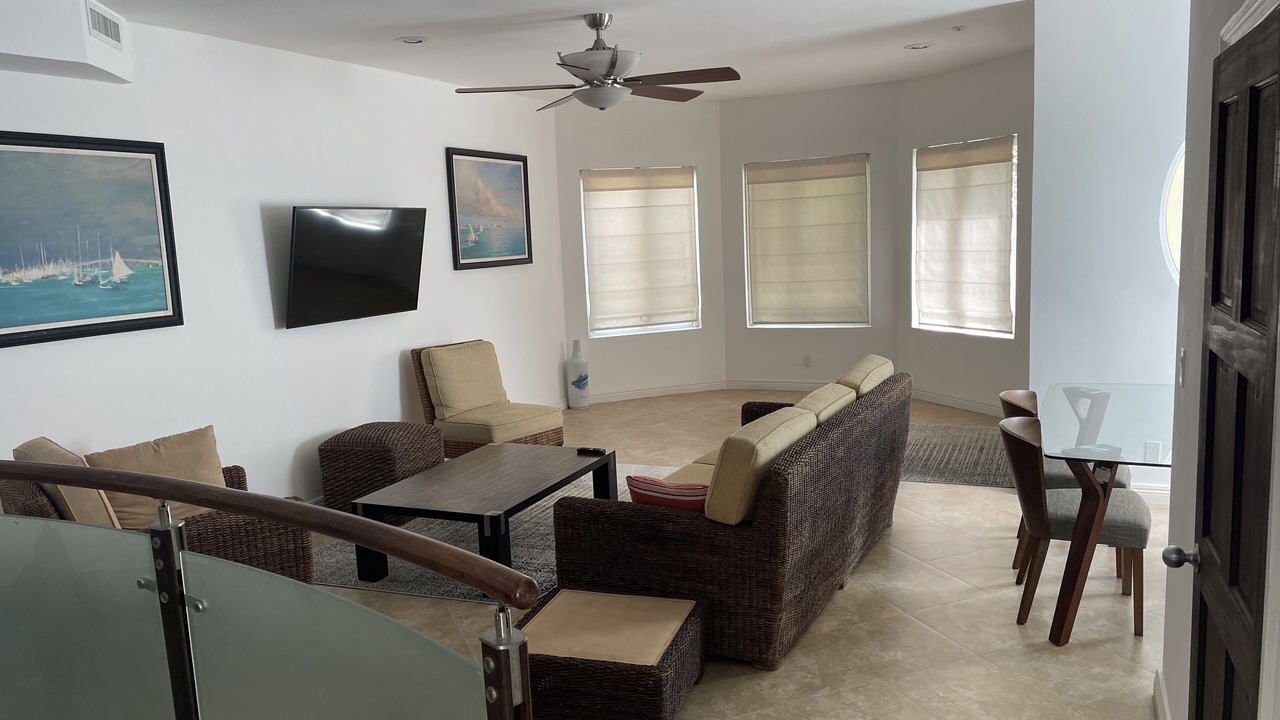 Photo of Livingroom in Nassau