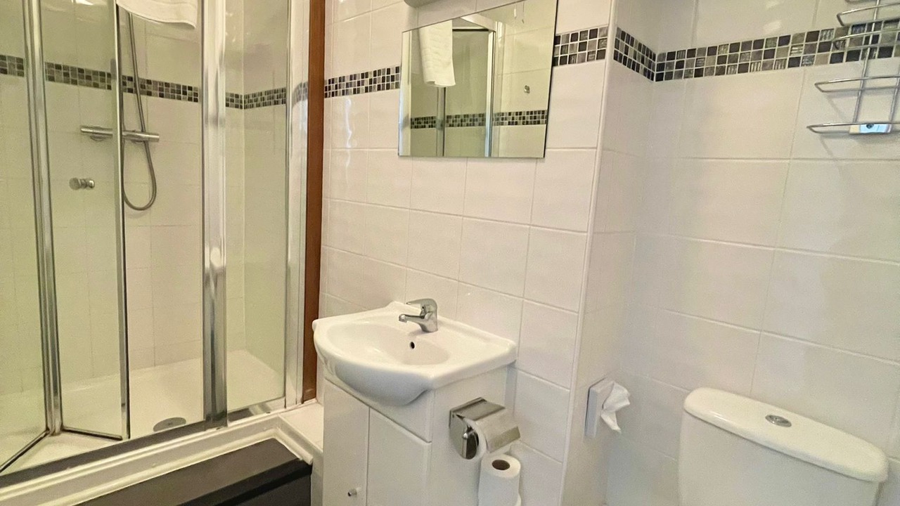 Photo of Bathroom in Eton