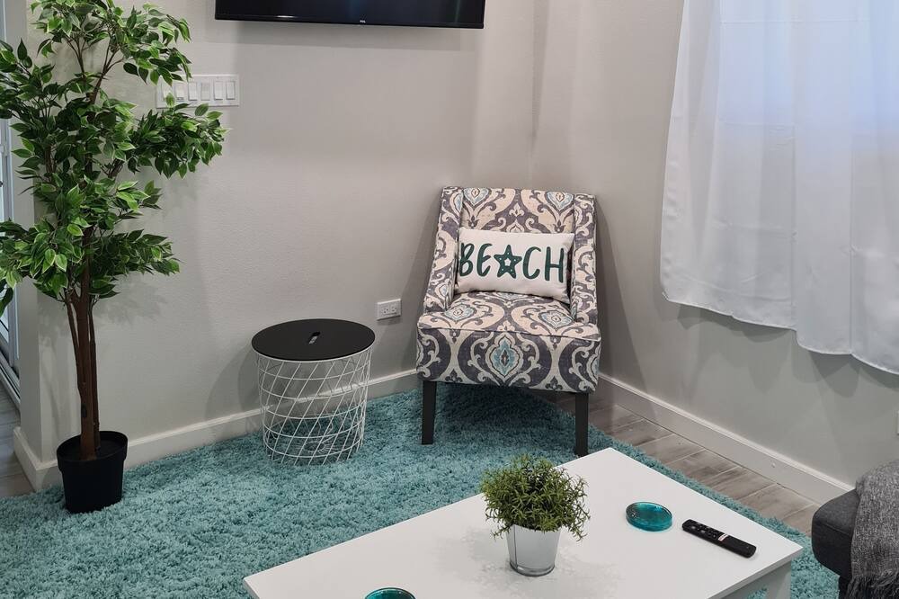Photo of Livingroom in Lyford Cay