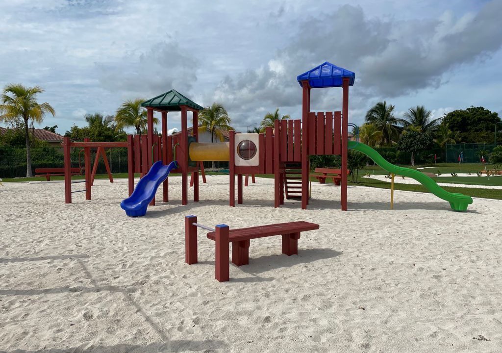 Photo of Others in Palm Cay