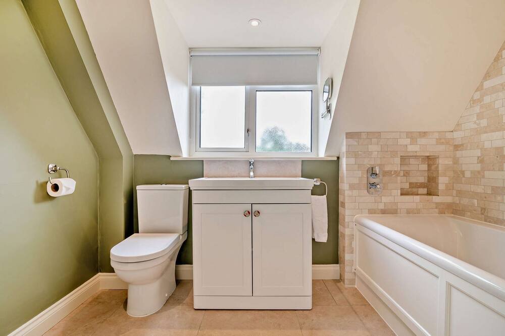 Photo of Bathroom in Naunton