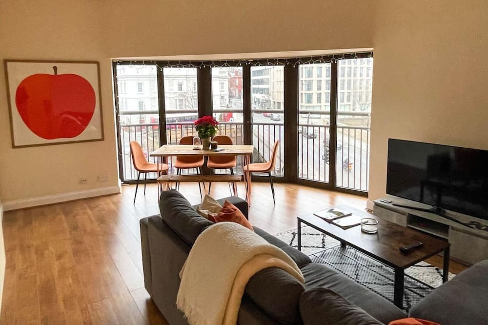 Photo of Livingroom in Farringdon