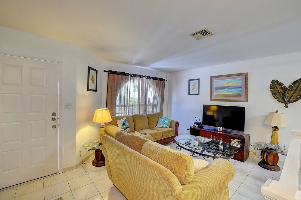 Photo of Livingroom in Paradise Island