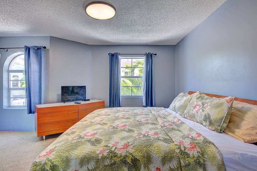 Photo of Bedroom in Paradise Island