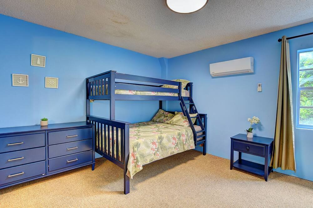 Photo of Bedroom in Paradise Island