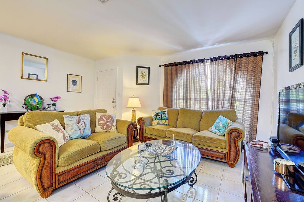 Photo of Livingroom in Paradise Island