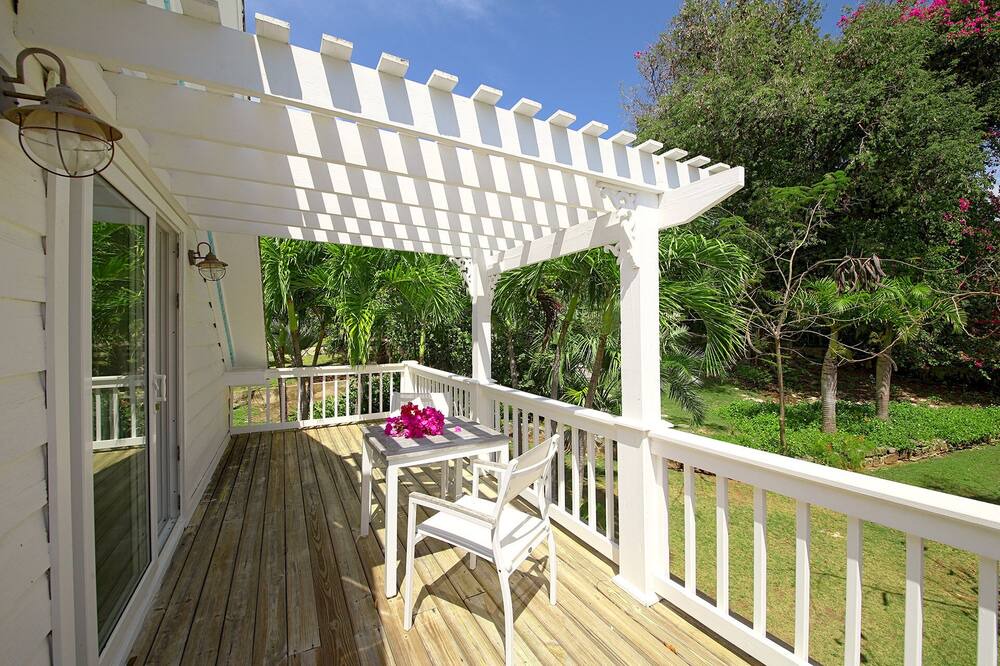Photo of Patio Balcony in Governor's Harbour