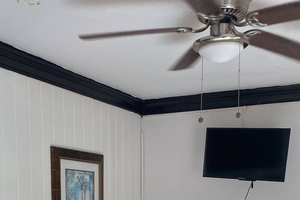 Photo of Livingroom in Coral Harbour