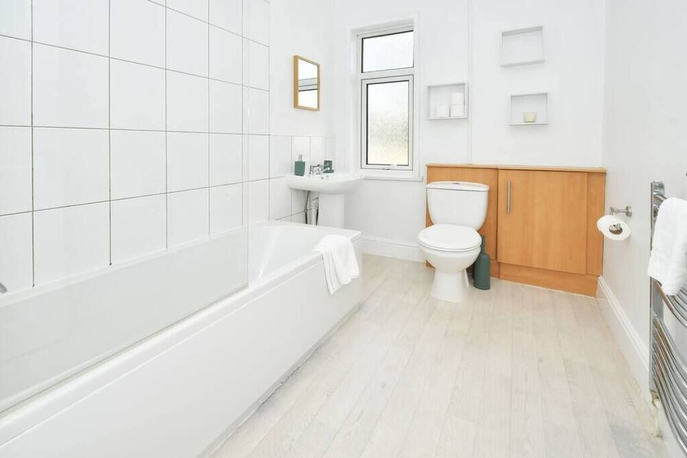 Photo of Bathroom in Newcastle-Under-Lyme