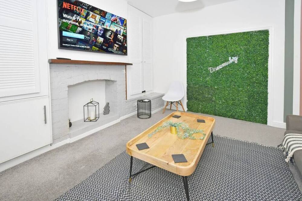 Photo of Bedroom in Newcastle-Under-Lyme