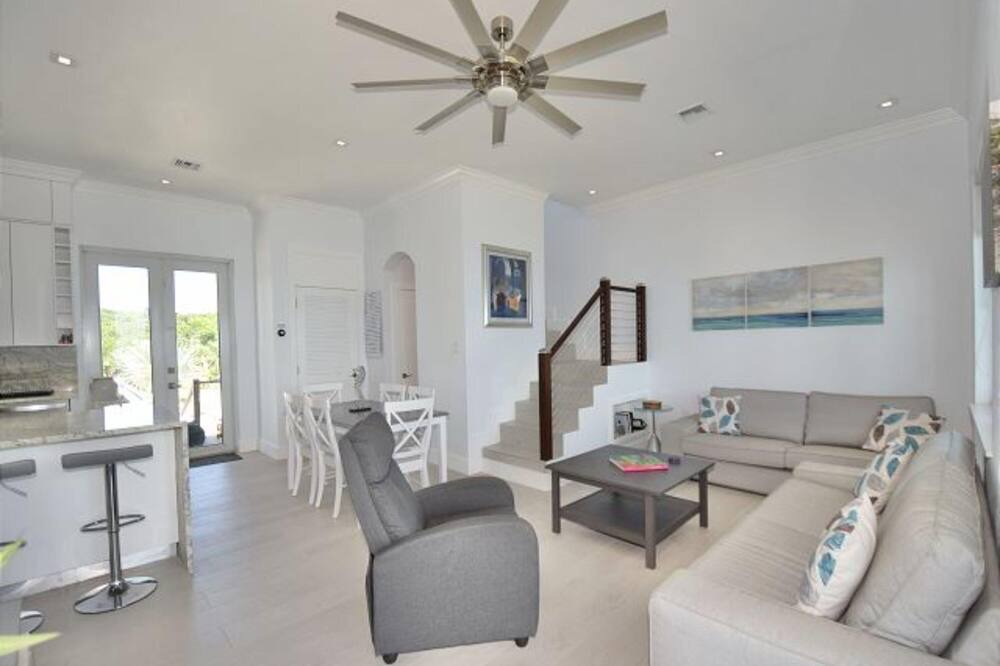 Photo of Livingroom in Governor's Harbour