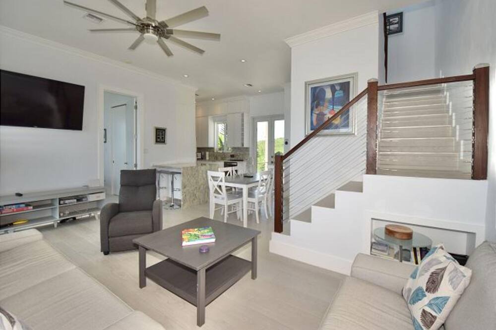 Photo of Livingroom in Governor's Harbour