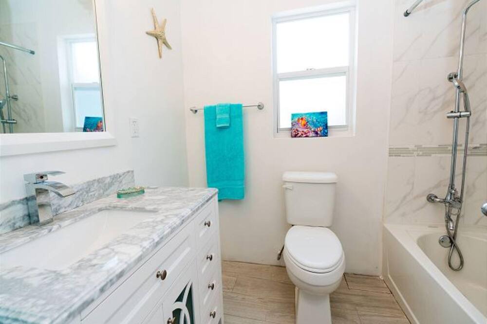 Photo of Bathroom in Spanish Wells
