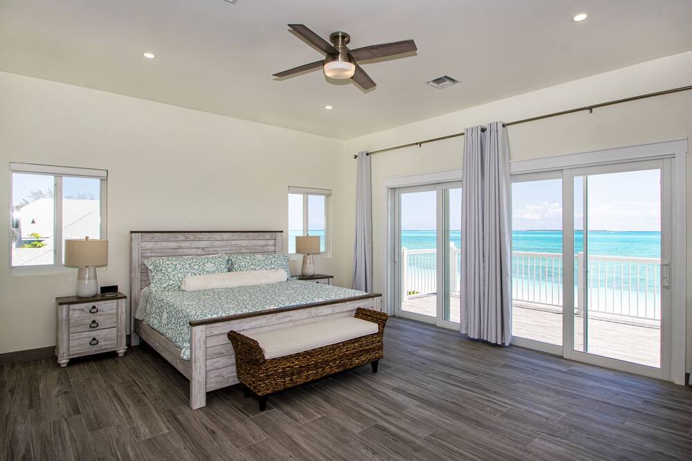 Photo of Bedroom in Tar Bay