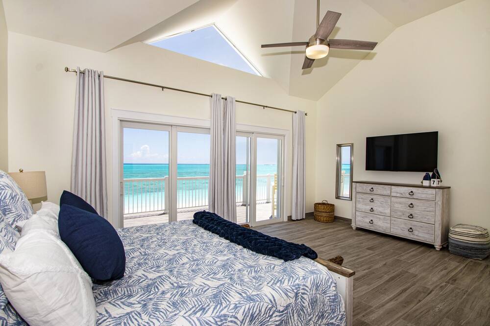 Photo of Bedroom in Tar Bay