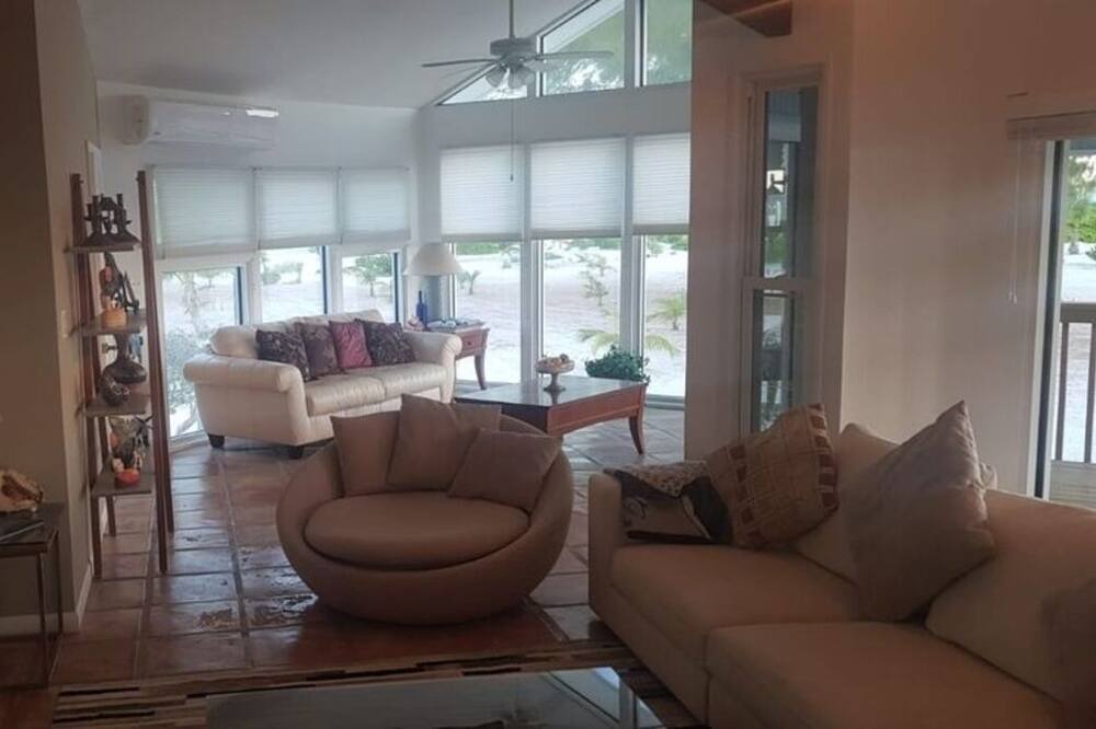 Photo of Livingroom in Kemps Bay