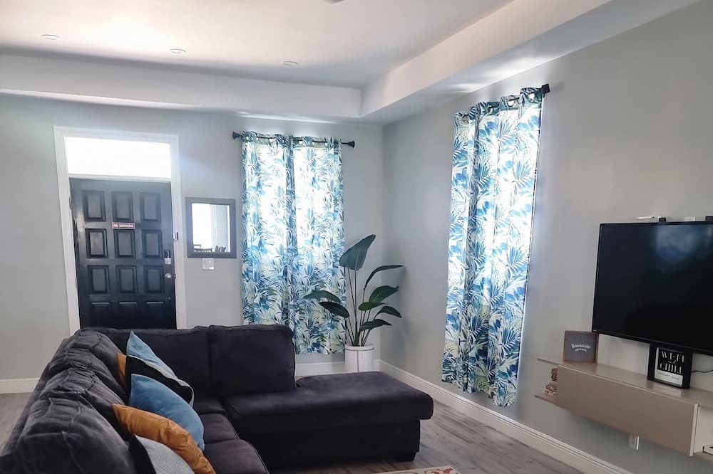 Photo of Livingroom in Nassau