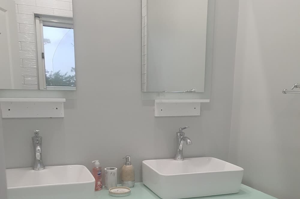 Photo of Bathroom in Nassau
