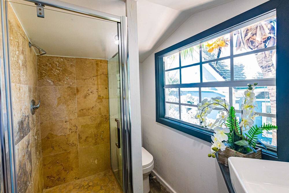 Photo of Bathroom in Nassau