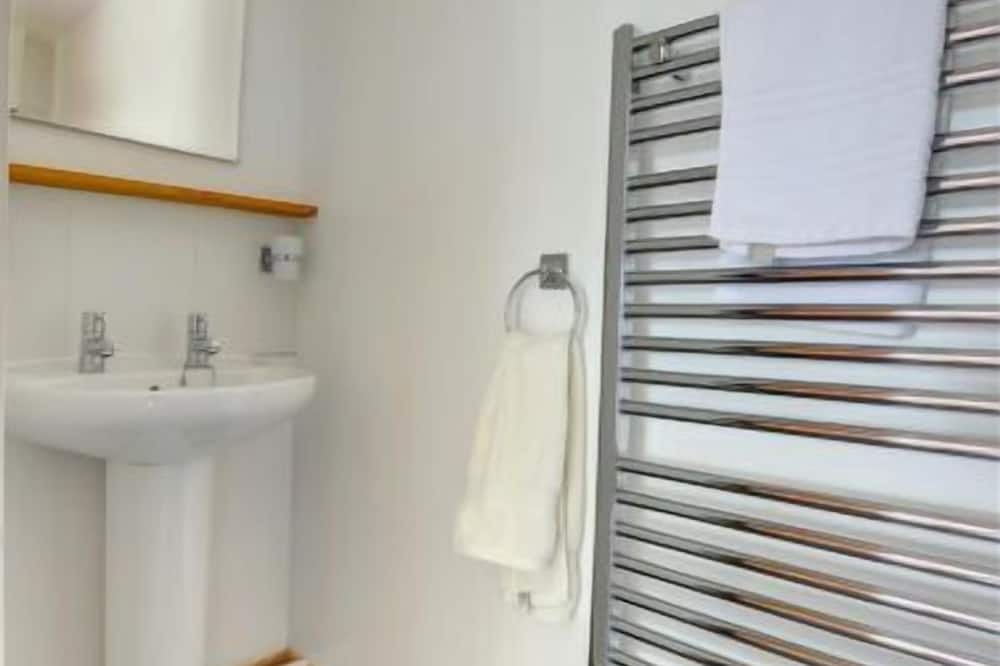 Photo of Bathroom in Ewhurst Green