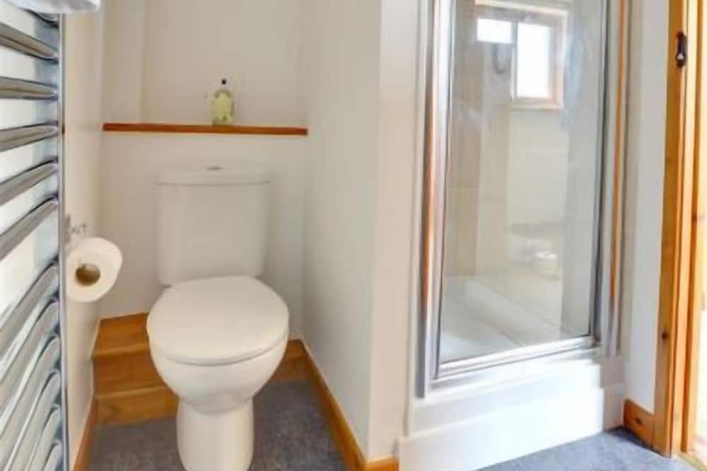 Photo of Bathroom in Ewhurst Green