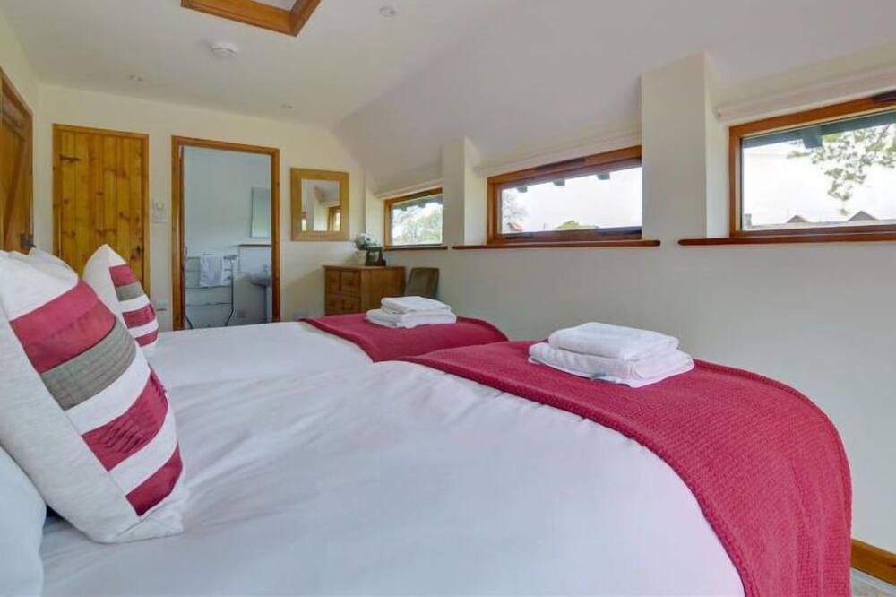 Photo of Bedroom in Ewhurst Green