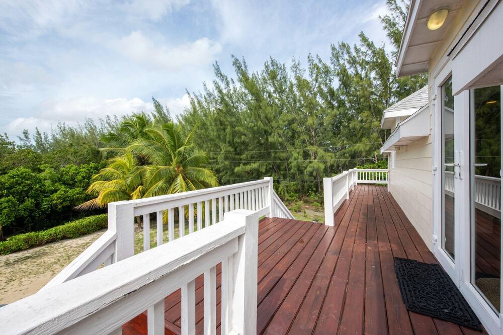 Photo of Patio Balcony in Governor's Harbour