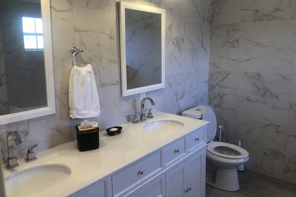 Photo of Bathroom in Farmer's Hill