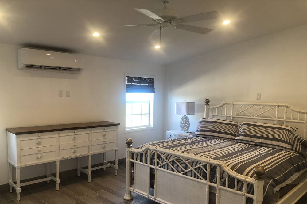 Photo of Bedroom in Farmer's Hill
