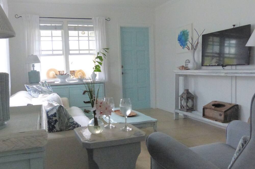 Photo of Bedroom in Spanish Wells