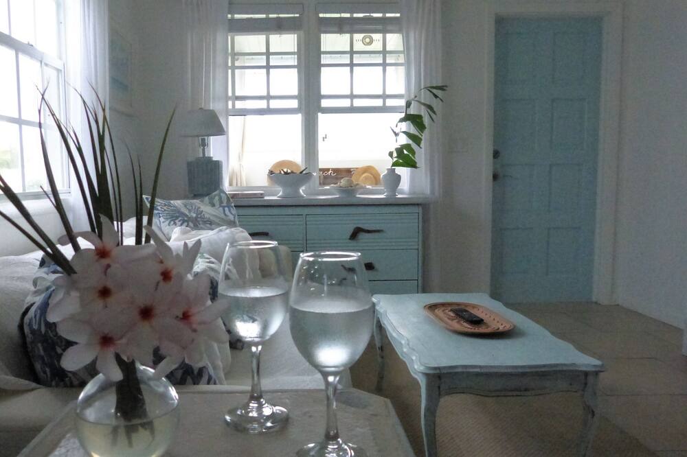 Photo of Livingroom in Spanish Wells