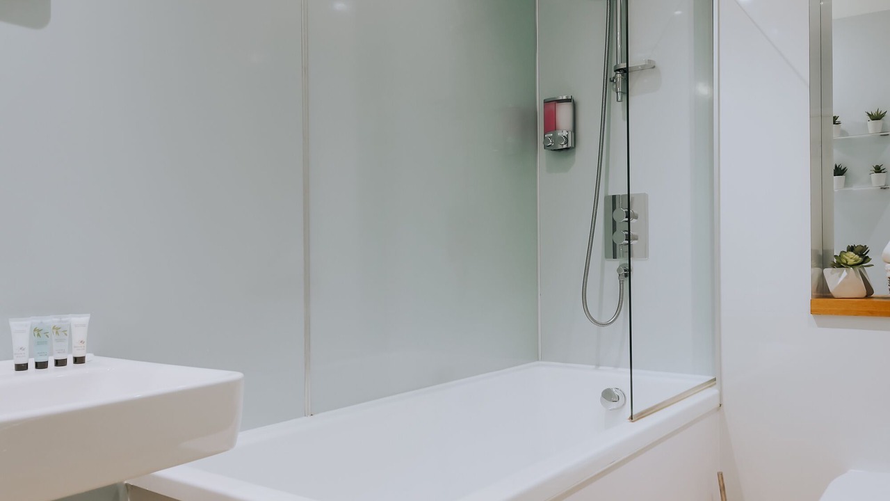 Photo of Bathroom in Newquay City Centre