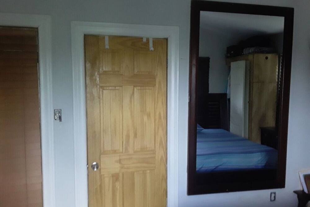 Photo of Bedroom in Farmer's Hill