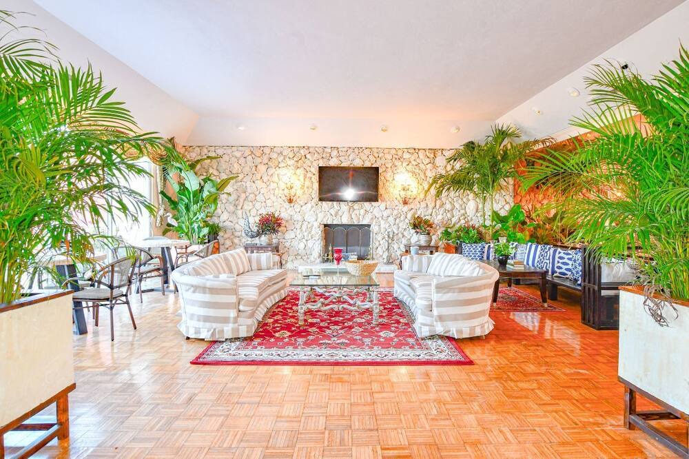 Photo of Livingroom in Nassau