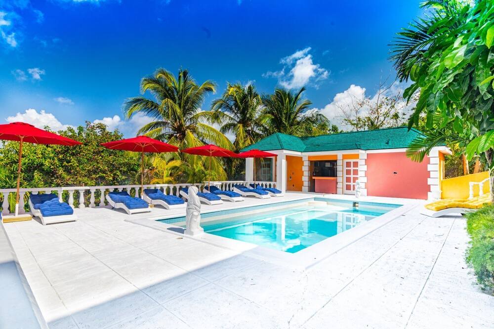 Photo of Patio Balcony in Nassau