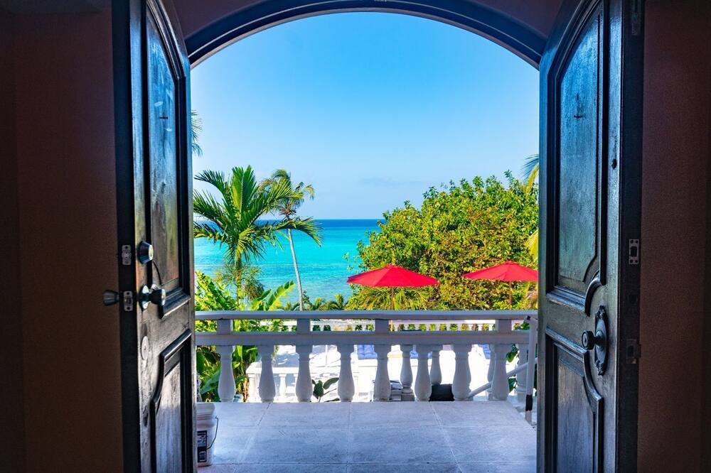 Photo of Patio Balcony in Nassau