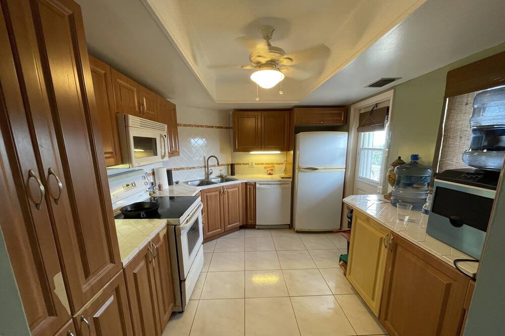 Photo of Kitchen in Grand Bahama Yacht Club