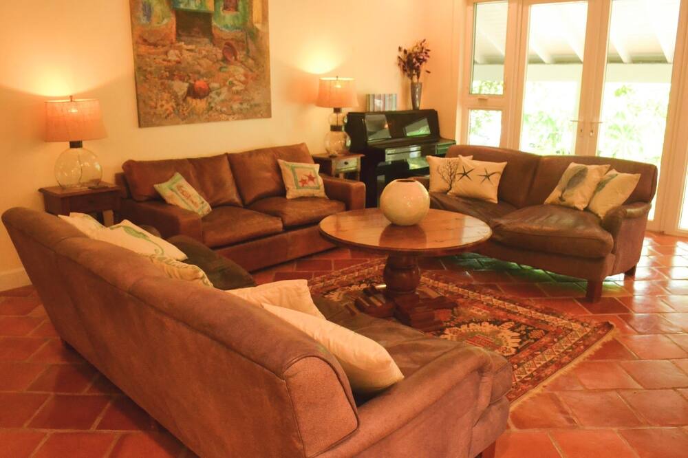 Photo of Bedroom in Nassau