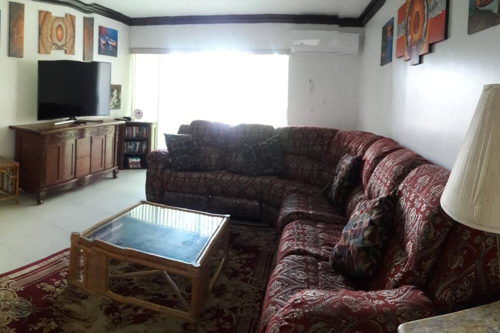 Photo of Livingroom in Downtown