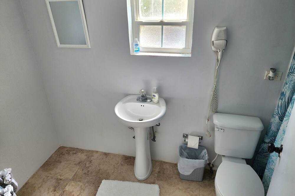 Photo of Bathroom in Rokers Point