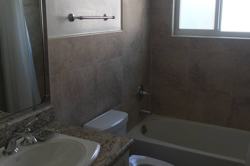 Photo of Bathroom in Alice Town