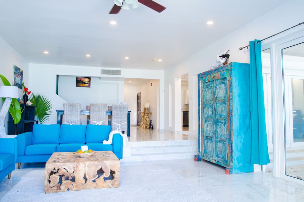 Photo of Bedroom in Nassau
