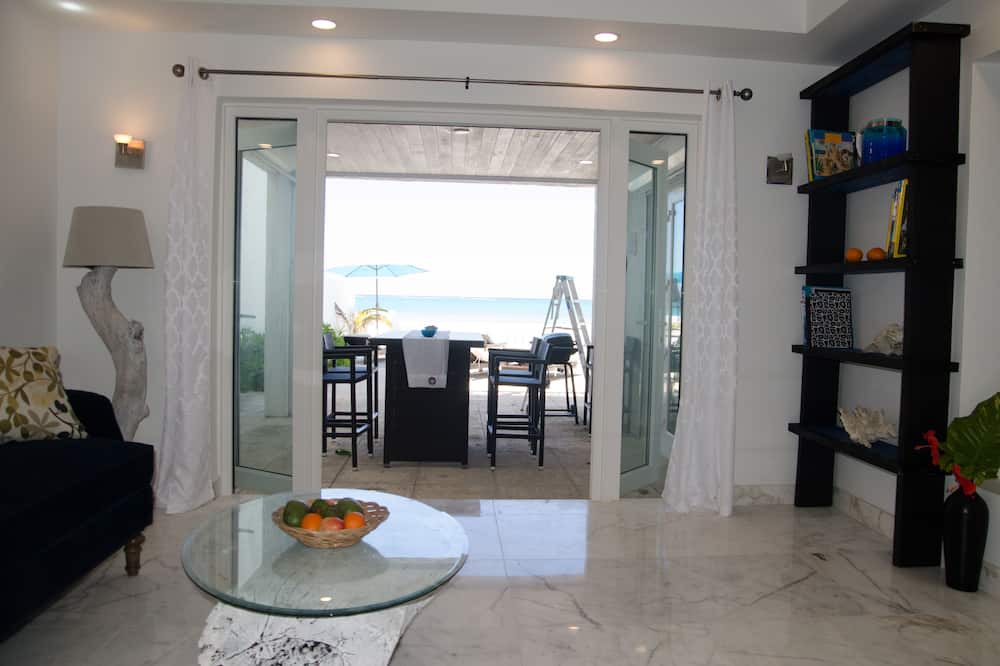 Photo of Livingroom in Nassau