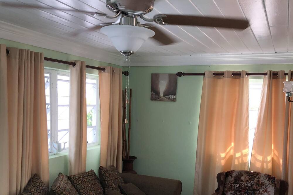 Photo of Livingroom in McKann's Settlement