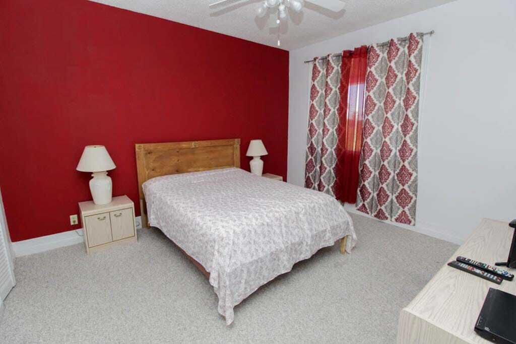 Photo of Bedroom in Bahamas Terrace