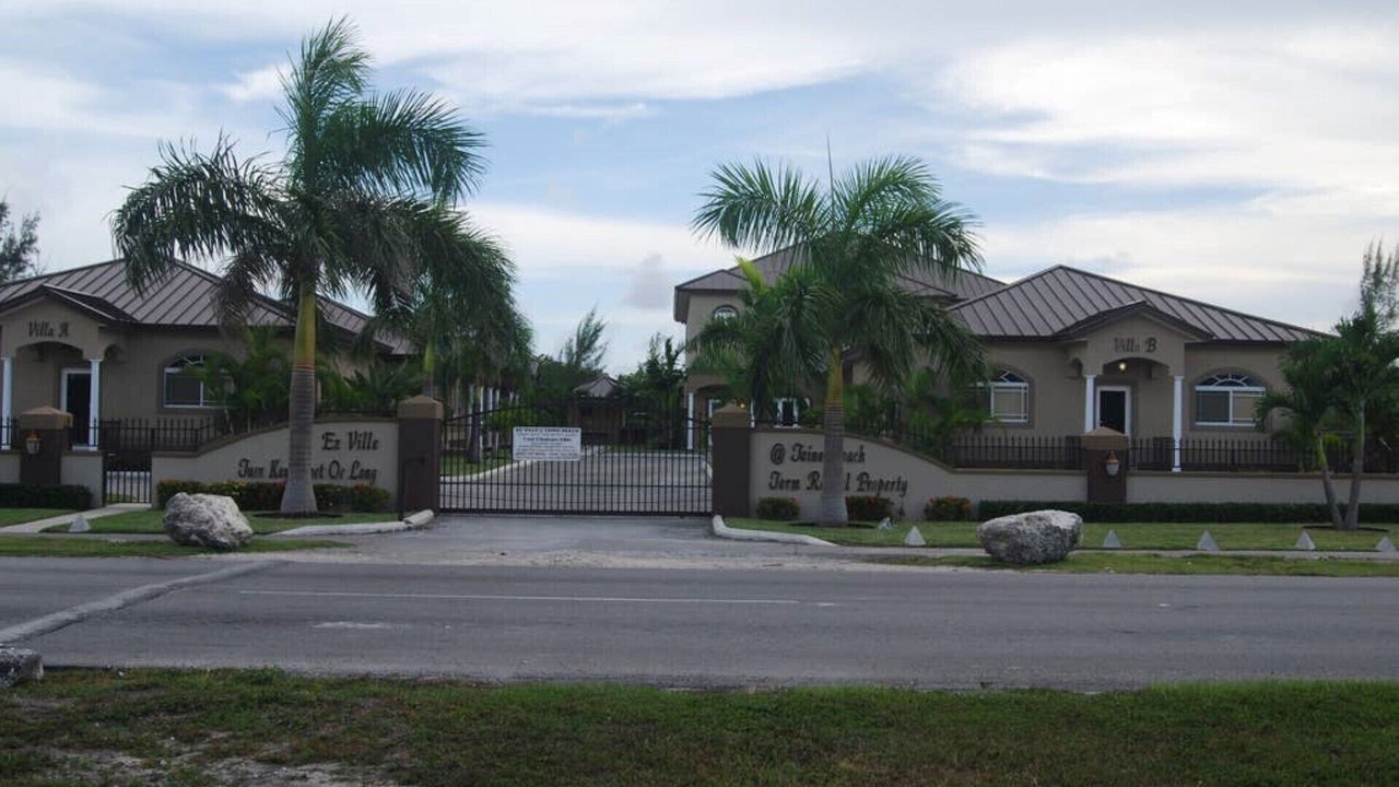 Photo of Buildings in Bell Channel Bay