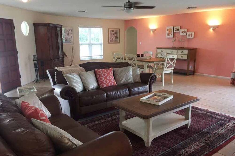 Photo of Livingroom in Windsor Park