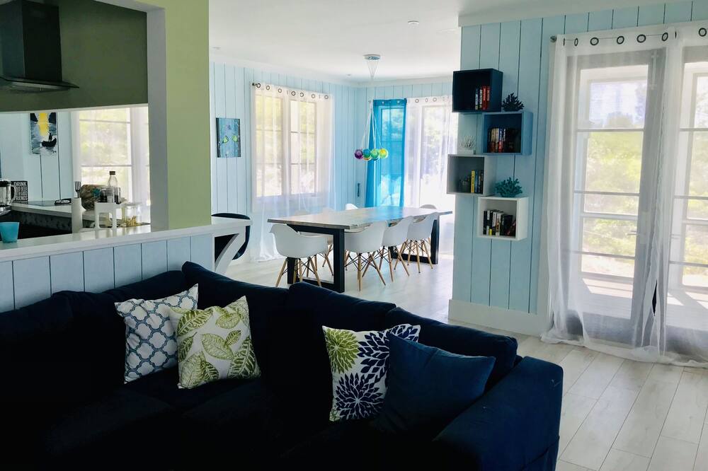 Photo of Livingroom in Rainbow Bay